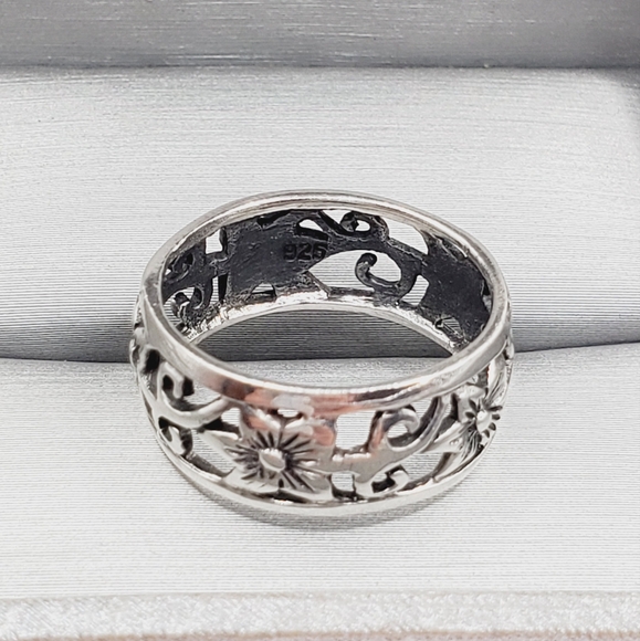 Silver ring - Picture 4 of 4